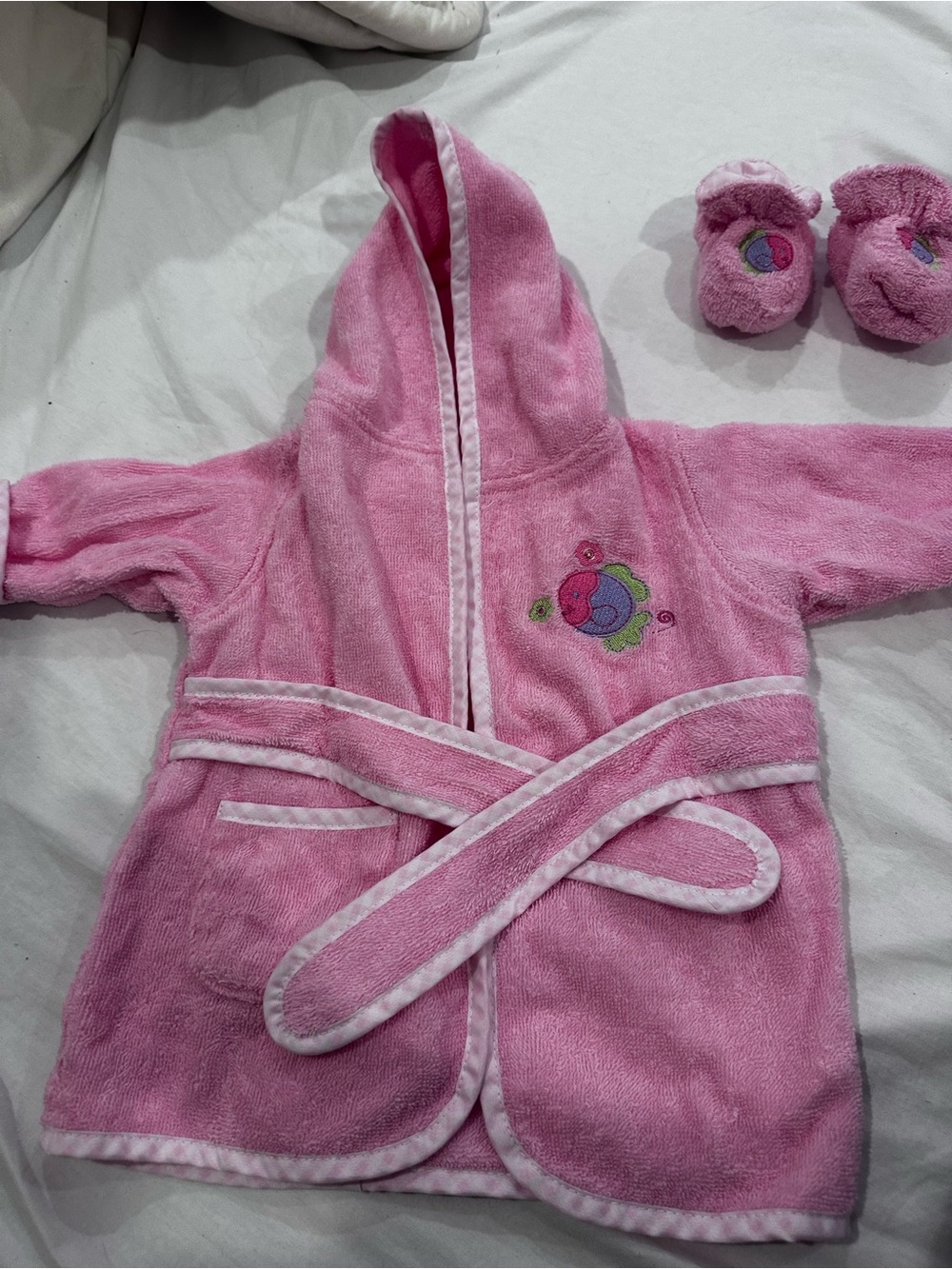 Pink Hooded Kids Bathrobe with Embroidered Fish